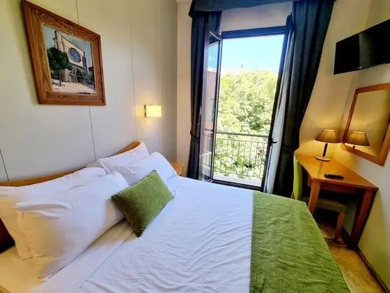 Standard Tek Büyük Yataklı Oda