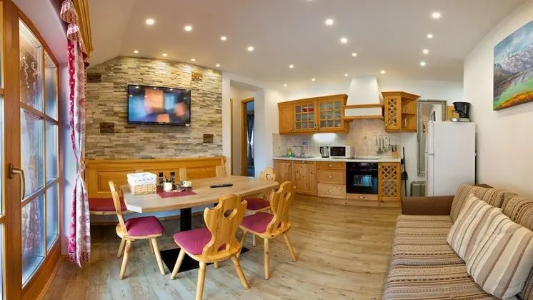 Family Apart Daire, 2 Yatak Odası, Balkon, Bahçe Manzaralı