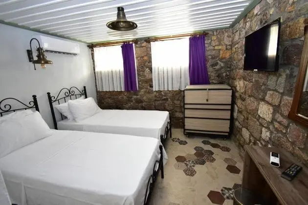 Taş Ev Suit, Avlu Manzaralı, Balkonsuz