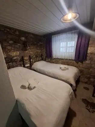 Taş Ev Suit, Avlu Manzaralı, Balkonsuz