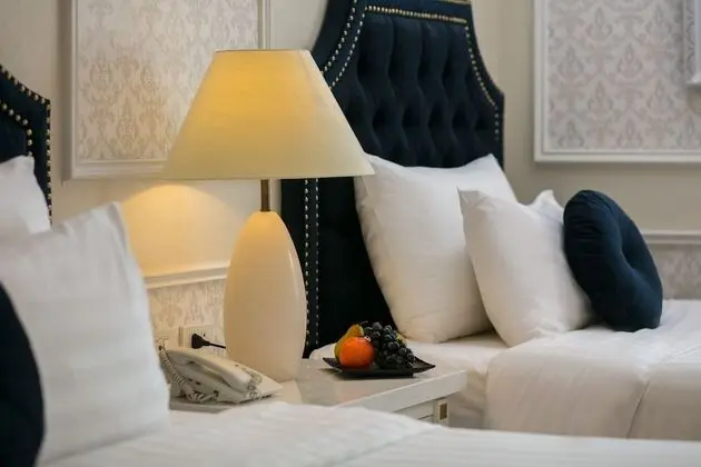 Deluxe Üç Kişilik Oda, Avlu Manzaralı