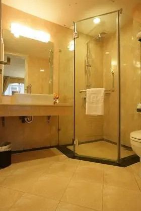 Deluxe Üç Kişilik Oda, Avlu Manzaralı