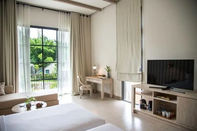 Deluxe Plantation Room