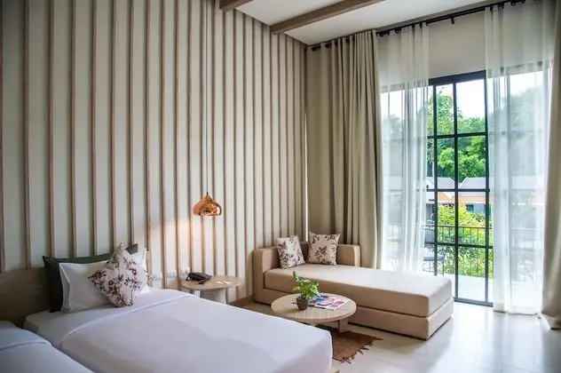 Deluxe Plantation Room