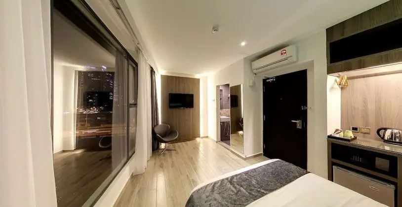 Premier Oda, Şehir Manzaralı (KL)