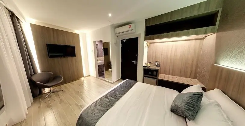 Premier Oda, Şehir Manzaralı (KL)