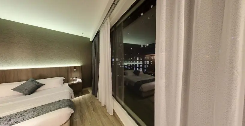 Premier Oda, Şehir Manzaralı (KL)