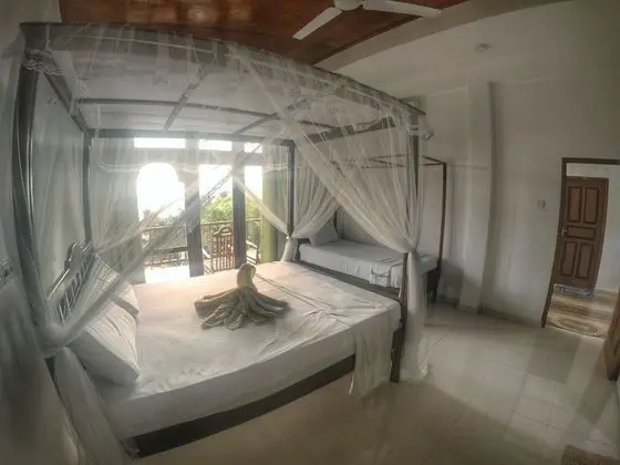Deluxe Üç Kişilik Oda, Birden Çok Yatak, Sigara İçilebilir