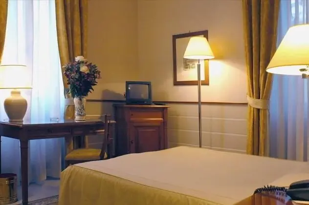 Comfort Büyük Yataklı Tek Kişilik Oda