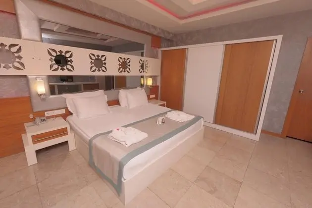 Senior Suite