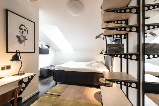 S - Spacious for one, good value for money for two