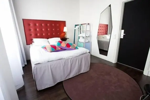 S - Spacious for one, good value for money for two