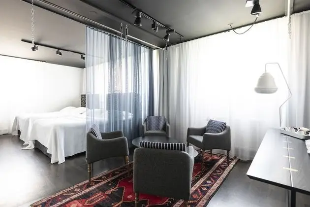 XL Twin - One room suite, 1-4 people