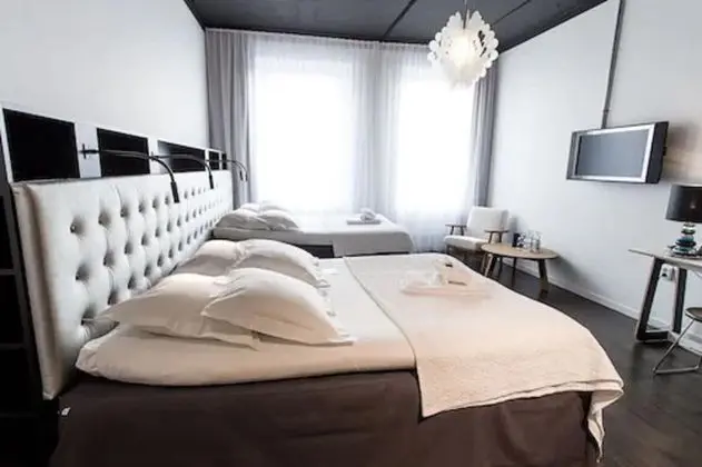 XL Twin - One room suite, 1-4 people