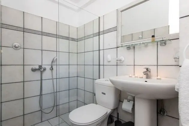 Comfort Tek Büyük veya İki Ayrı Yataklı Oda