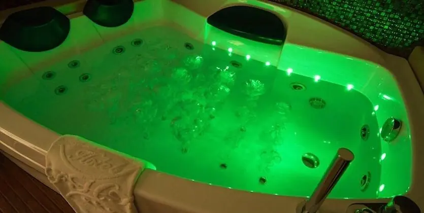 Junior Süit (con vasca idromassaggio)