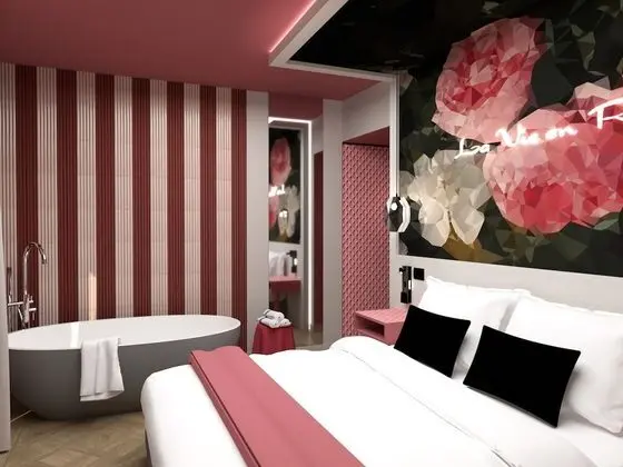 Superior Tek Büyük Yataklı Oda (Bathtub and Shower)