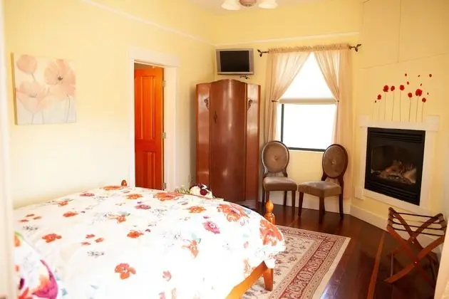 Poppy Room