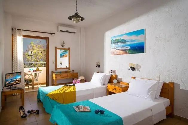 1 Çift Kişilik Veya 2 Tek Kişilik Yatak Land View