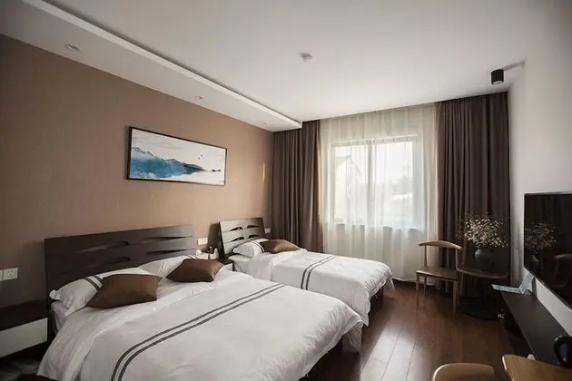 Büyük Yataklı Tek Kişilik Oda