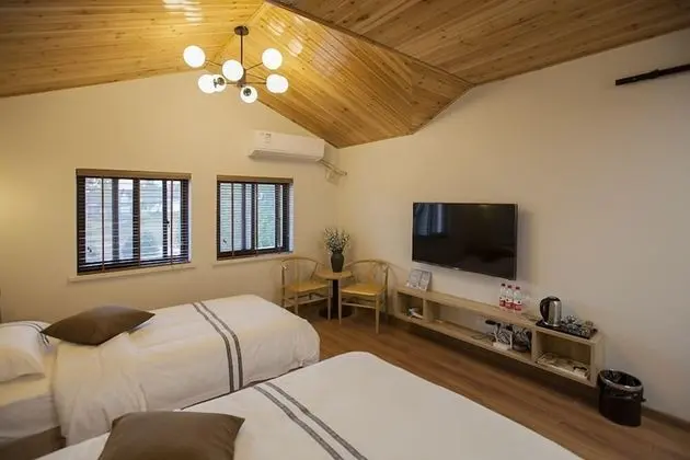 Büyük Yataklı Tek Kişilik Oda