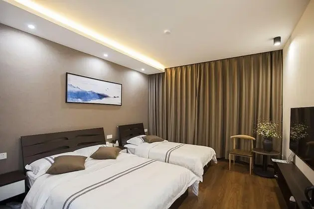 Büyük Yataklı Tek Kişilik Oda