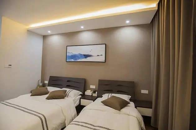 Büyük Yataklı Tek Kişilik Oda