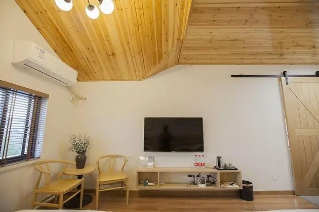 Büyük Yataklı Tek Kişilik Oda