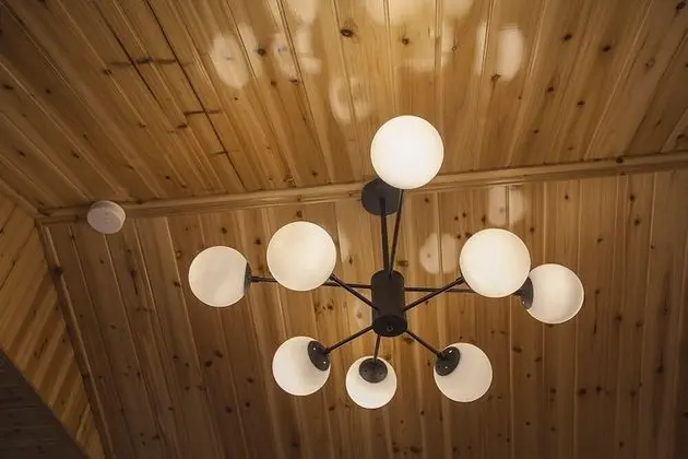 Büyük Yataklı Tek Kişilik Oda