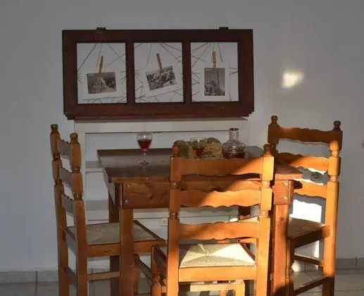 Üç Kişilik Oda