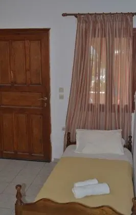 Üç Kişilik Oda