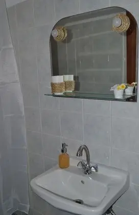 Üç Kişilik Oda