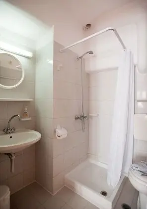 Standard Üç Kişilik Oda