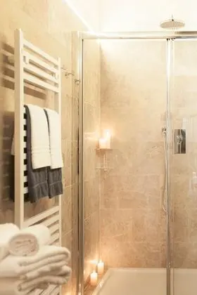 Luxury Stüdyo (Viola Fiorentino)