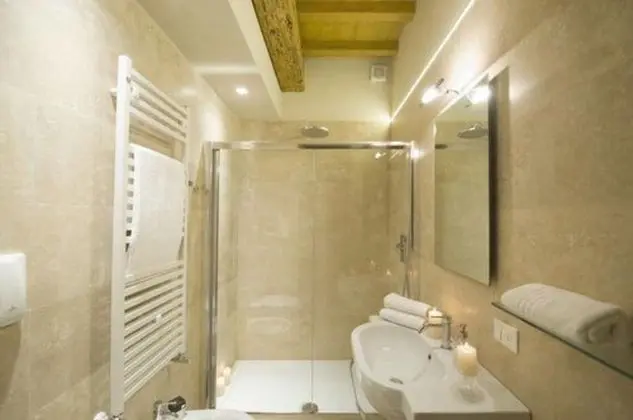 Luxury Stüdyo (Viola Fiorentino)