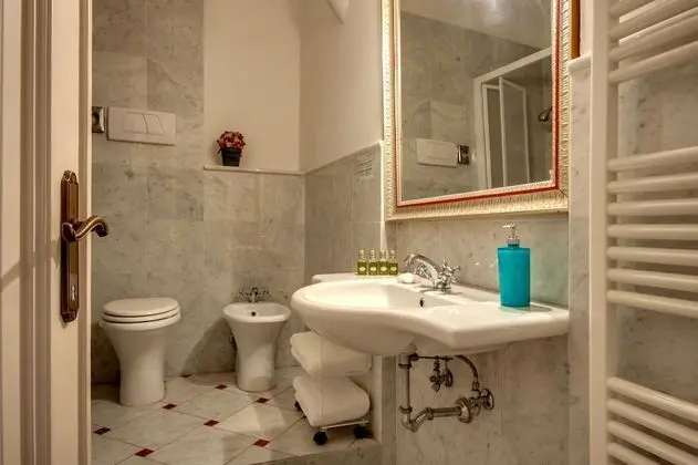 Üç Kişilik Oda