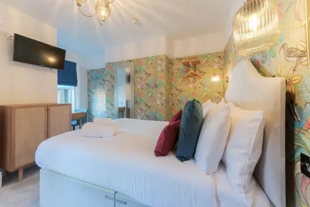Standard Double Room with Shower