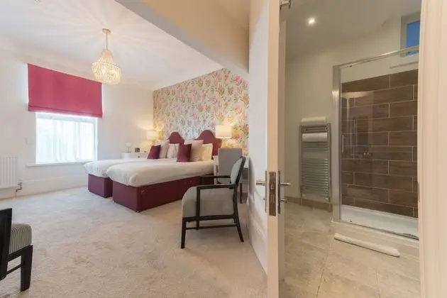 Executive Twin Room with Shower