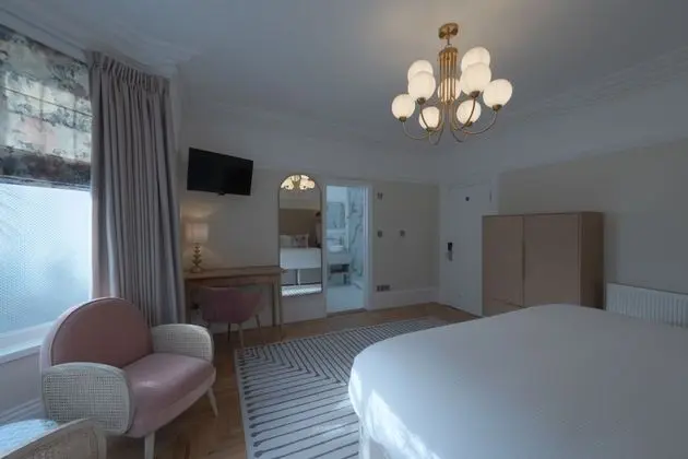 Luxury Twin Room with Shower
