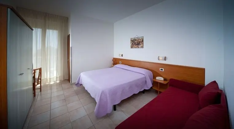 Üç Kişilik Oda, Deniz Manzaralı