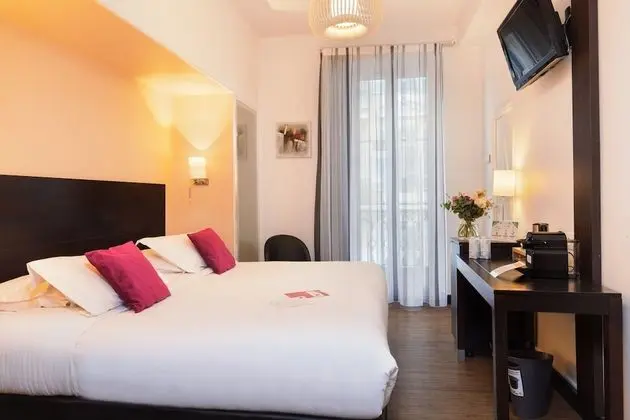 Deluxe Tek Büyük veya İki Ayrı Yataklı Oda