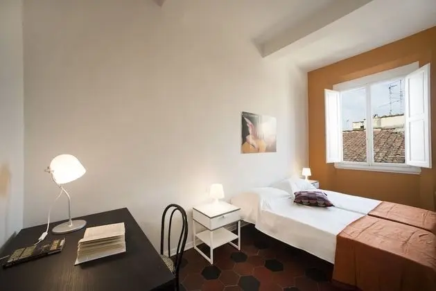 Basic Tek Büyük veya İki Ayrı Yataklı Oda (External)