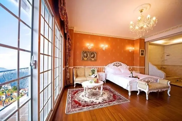 Deluxe Tek Büyük Yataklı Oda
