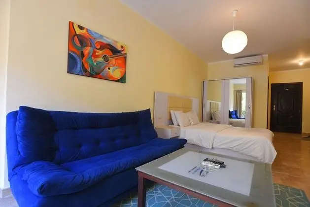 Deluxe Stüdyo, Teras, Havuz Manzaralı