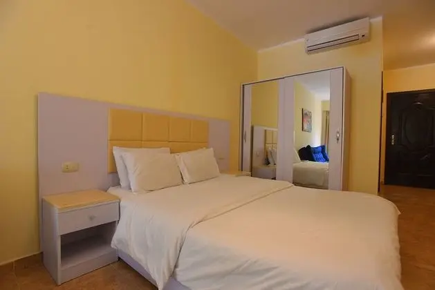 Deluxe Stüdyo, Teras, Havuz Manzaralı