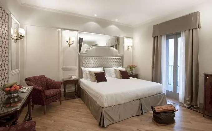 Deluxe Tek Büyük Yataklı Oda