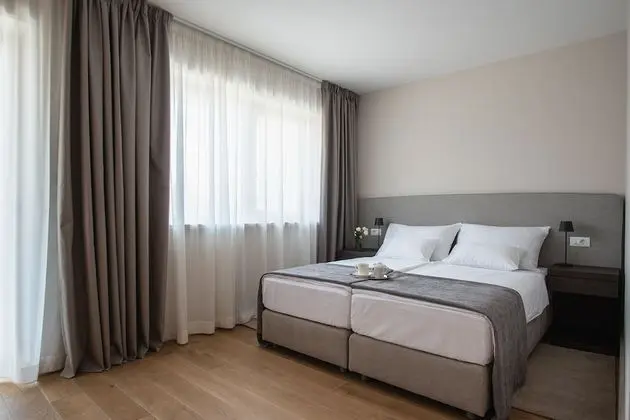 Comfort Tek Büyük veya İki Ayrı Yataklı Oda, 1 Yatak Odası, Özel Banyo, Bahçe Manzaralı