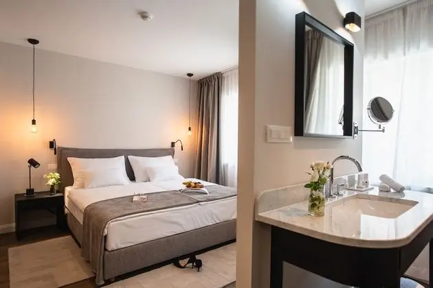 Comfort Tek Büyük veya İki Ayrı Yataklı Oda, 1 Yatak Odası, Özel Banyo, Bahçe Manzaralı