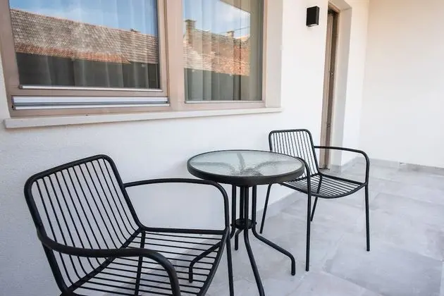 Comfort Tek Büyük veya İki Ayrı Yataklı Oda, 1 Yatak Odası, Özel Banyo, Bahçe Manzaralı