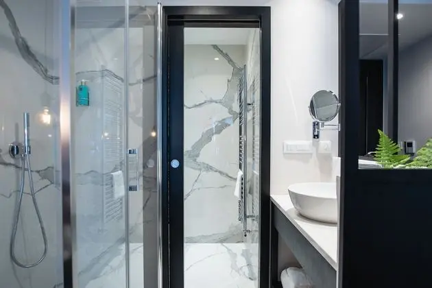 Comfort Tek Büyük veya İki Ayrı Yataklı Oda, 1 Yatak Odası, Özel Banyo, Bahçe Manzaralı